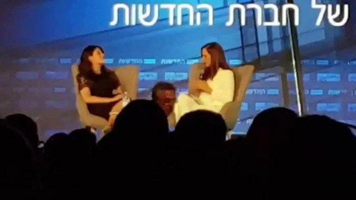 Η ερώτηση δημοσιογράφου για τον Κλίντον που εκνεύρισε τη Λεβίνσκι – Πέταξε το μικρόφωνο και αποχώρησε από την εκπομπή (βίντεο)